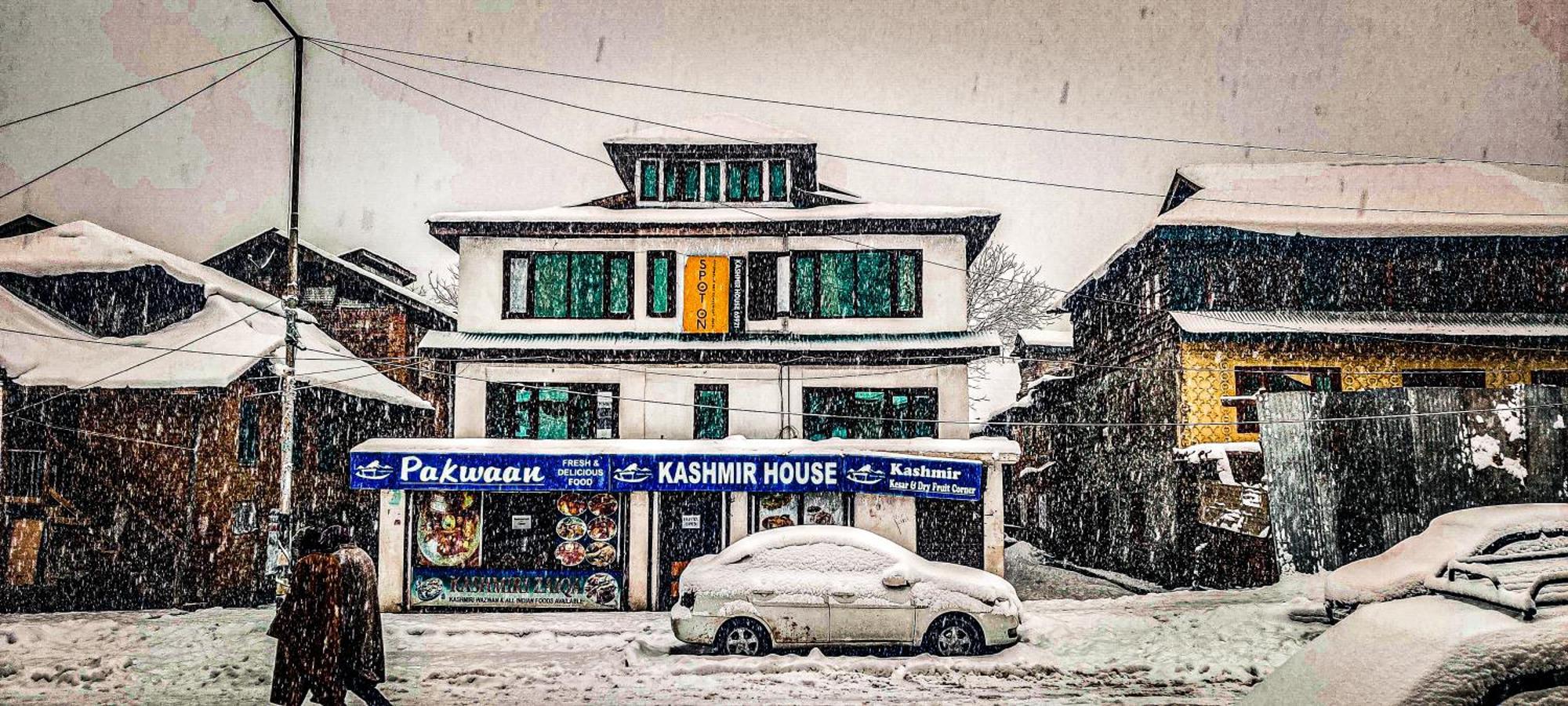 ホテル Kashmir House Pahalgām エクステリア 写真